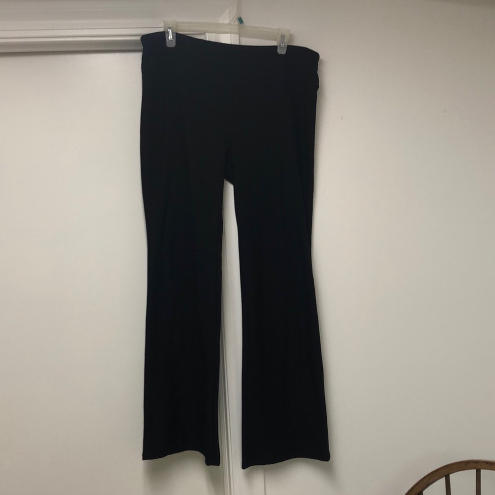 Yoga pants in black, stretchy, new without tags and size XL fits like large